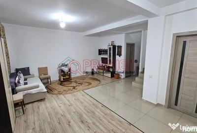 Casă cu 5 camere cu Teren 183 Mp în Central - 10