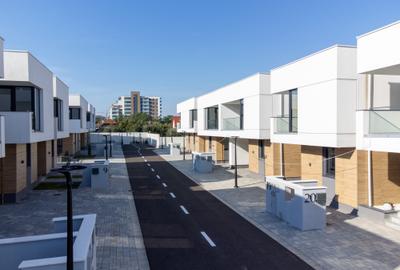 Duplex cu 4 camere cu Canalizare în Nufărul - 1