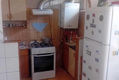 Apartament cu 3 camere decomandat în Dărmănești - 4