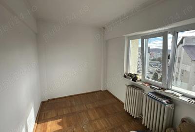 Vand apartament 4 camere Targu Neamt - 2