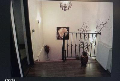 Casă cu 4 camere cu Teren 84 Mp în Central