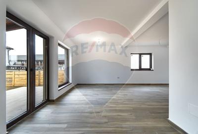 Casă cu 8 camere cu Teren 500 Mp în Tărlungeni - 22