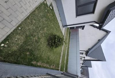 Casă cu 7 camere cu Teren 206 Mp în Central - 2