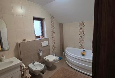 Proprietar vand casa individuala cu 4 camere si teren de 820 mp - Dumbravita - 13