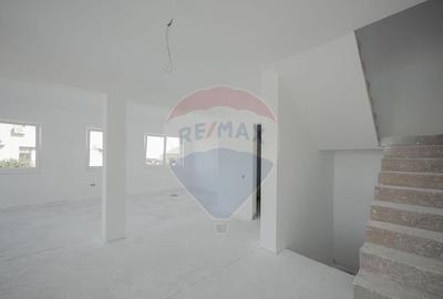 Casă cu 5 camere cu Canalizare în Iosia - 1