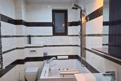 Casă cu 8 camere cu Canalizare în Tineretului - 2