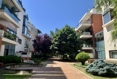 Apartament cu 4 camere decomandat, mobilat în Capitale