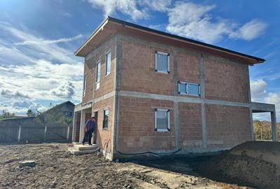 Casa individuala la rosu - 130 mp utili, teren 440 mp, drum privat - 5