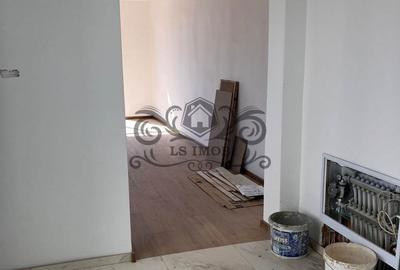 Casă cu 4 camere cu Teren 540 Mp în Cristian - 2