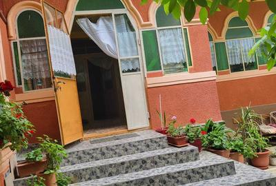 Casă cu 4 camere în Schinteiești - 1
