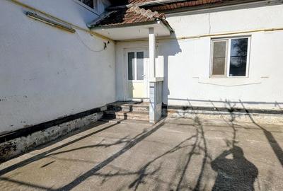 Casă cu 3 camere cu Teren 845 Mp în Central - 1