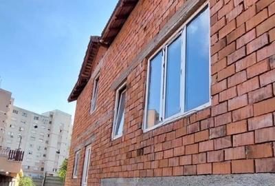Casă cu 3 camere cu Teren 280 Mp în Central - 4