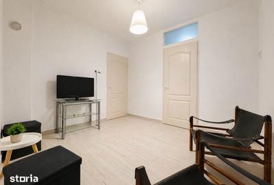 Casă cu 3 camere cu Teren 180 Mp în Central - 1