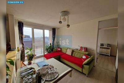 Apartament cu 3 camere semidecomandat, mobilat în Progresul