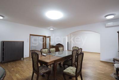Apartament cu 9 camere decomandat în Aviatorilor - 2