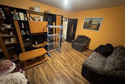 Apartament 3 camere zona Km 4 5 - 1