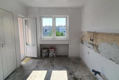 Apartament cu 3 camere semidecomandat în Carei - 6