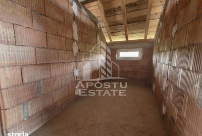 Casă cu 5 camere cu Teren 1439 Mp în Central - 12