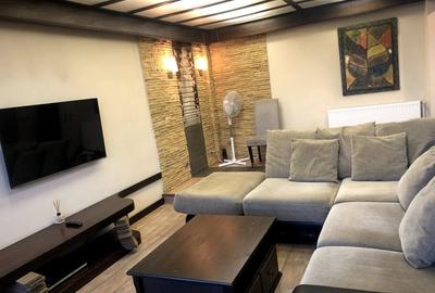 Ofer inchiriere ap 3 cam, ultracentral, mobilat si utilat modern, 500 euro Ofer inchiriere ap 3 cam, ultracentral, mobilat si utilat modern, 500 euro - 5