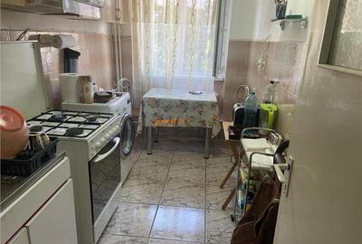 Apartament 3 camere , zona Scoala 10- Sala Polivalenta, et 4 - 11
