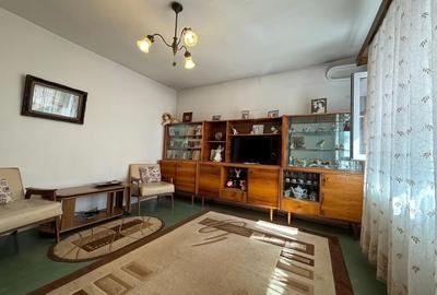 2 Camere Decomandat Metrou 1 Decembrie 1918 - 2