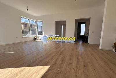 Casă individuală cu 4 camere cu Canalizare în Est - 15