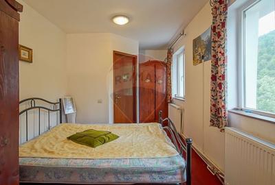 Vila cu potential turistic in Predeal privelisti si liniste montana - 29