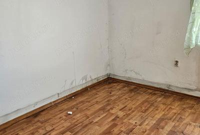 Casă cu 6 camere cu Teren 777 Mp în Panaci - 1