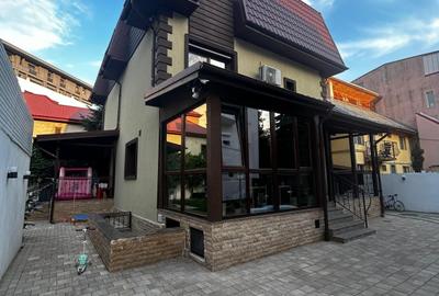 Casă individuală cu 6 camere cu Canalizare în Băneasa - 1