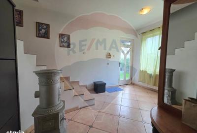 Casă cu 4 camere cu Teren 152 Mp în Central
