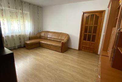 Apartament cu 2 camere semidecomandat în Mioriței