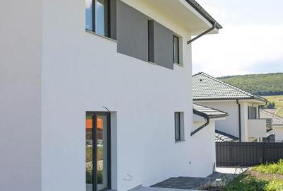 Casă cu 5 camere în Central - 2