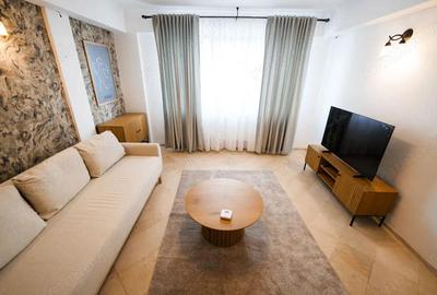 Apartament cu 2 camere decomandat, mobilat în Central
