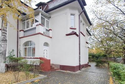 Casă individuală cu 8 camere cu Canalizare în Cotroceni - 2