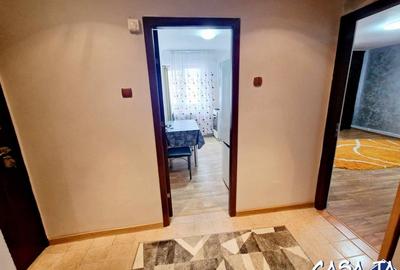 Apartament cu 4 camere decomandat în 9 Mai - 9