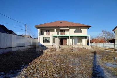 Casa individuala semifinisata, 2000mp teren, zona centrala R - 14