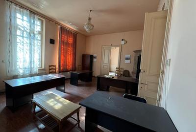 Casă individuală cu 7 camere cu Canalizare în Ultracentral - 3