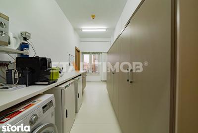 Spațiu comercial, de 115 mp, în Piața - 8