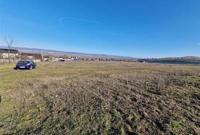 Teren intravilan de 1800 mp, în 9 Mai - 1