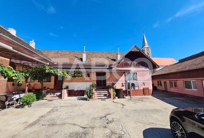 Casa cu spatiu comercial de vanzare in Sebes zona centrala - 3