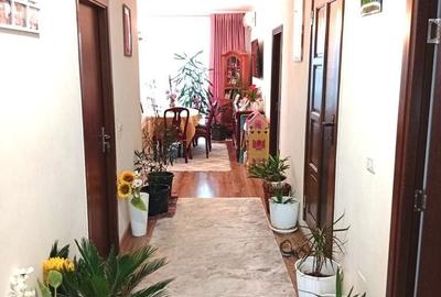 Casă cu 5 camere cu Teren 700 Mp în Central - 9