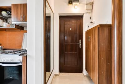 Apartament cu 2 camere decomandat, mobilat în Tractorul - 5