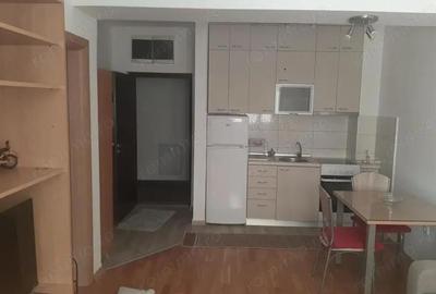 Garsonieră în P-ța Victoriei