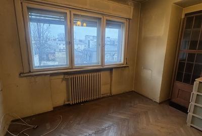 Apartament cu 3 camere semidecomandat în Romană - 3