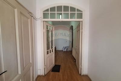 Birou, de 10 mp, în Ultracentral - 2