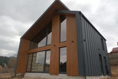 Casă cu 4 camere cu Teren 900 Mp în Plai - 1