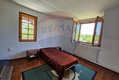 Casa / Vila cu 6 camere de vanzare - CORNU - 43