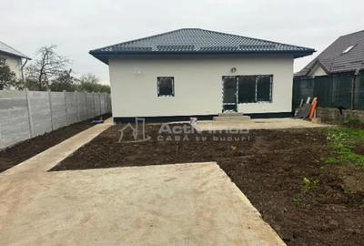 Casă cu 3 camere cu Teren 365 Mp în Mihăilești - 18