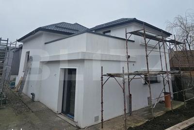 Casă cu 4 camere în Podari - 11
