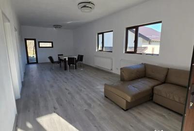 Casă cu 3 camere cu Teren 1890 Mp în Central - 8